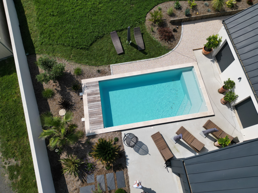 Diais Piscine Spa DJI 0849