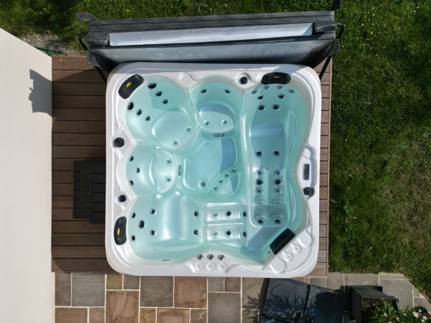 Diais Piscine Spa DJI 0885